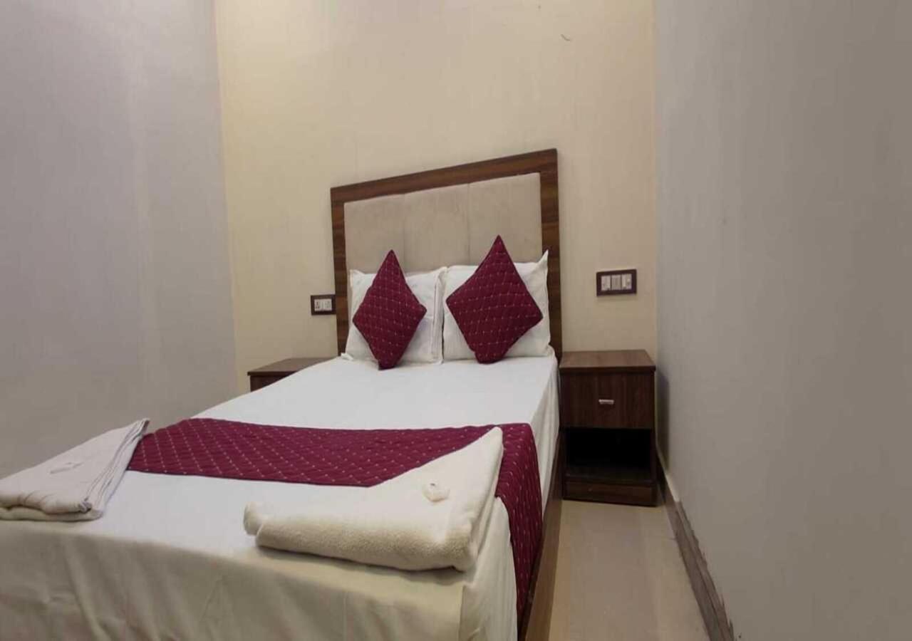 Hotel Blue Sky Residency Bombay Esterno foto